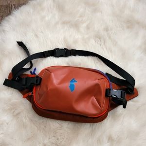 Cotopaxi sling bag/fanny pack